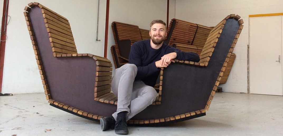 Kristian - stifter af TimberNest, virksomheden bag de populære sociale møbler