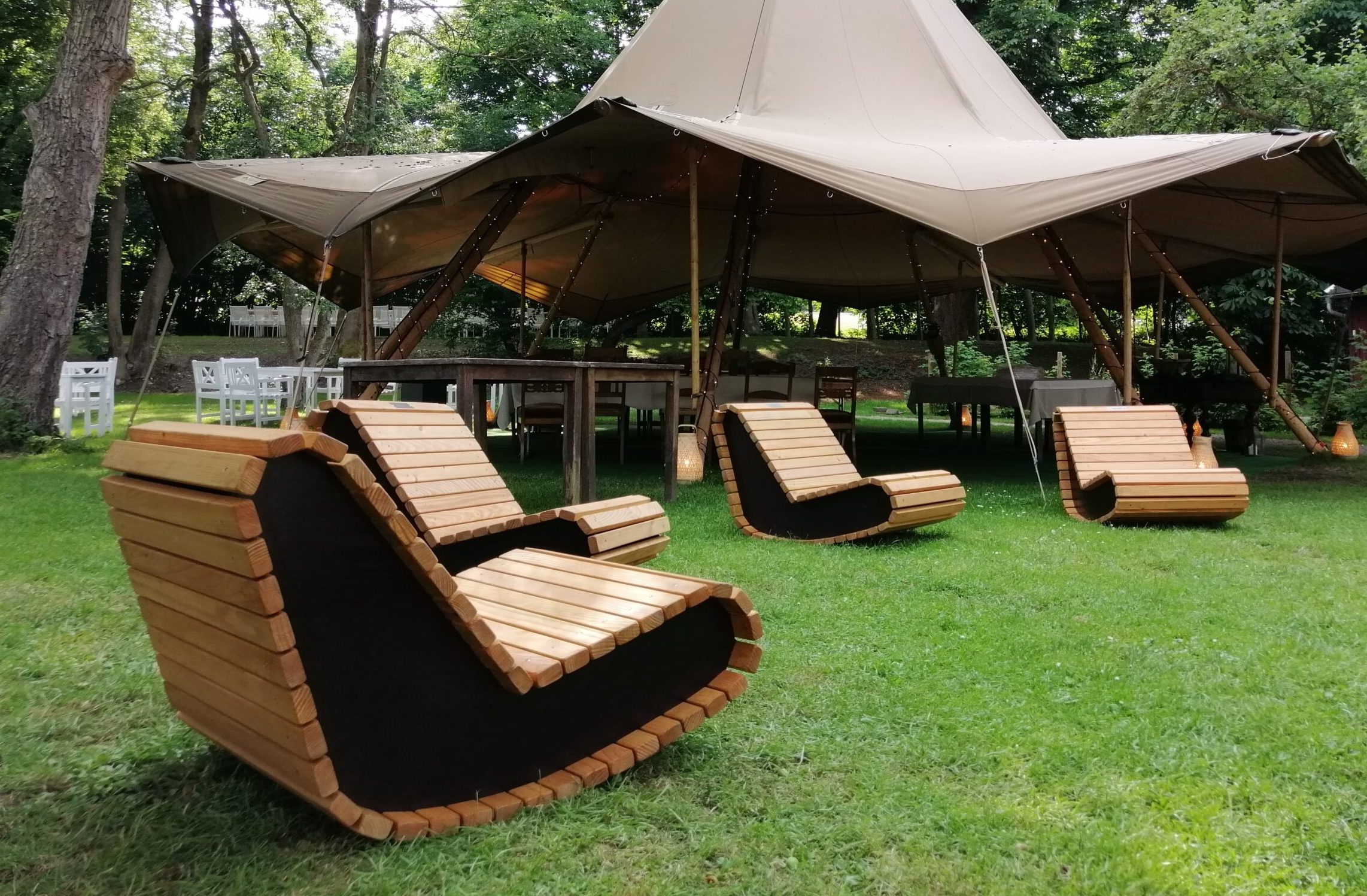 TimberNest stolve placeret ved Sortebro Kro