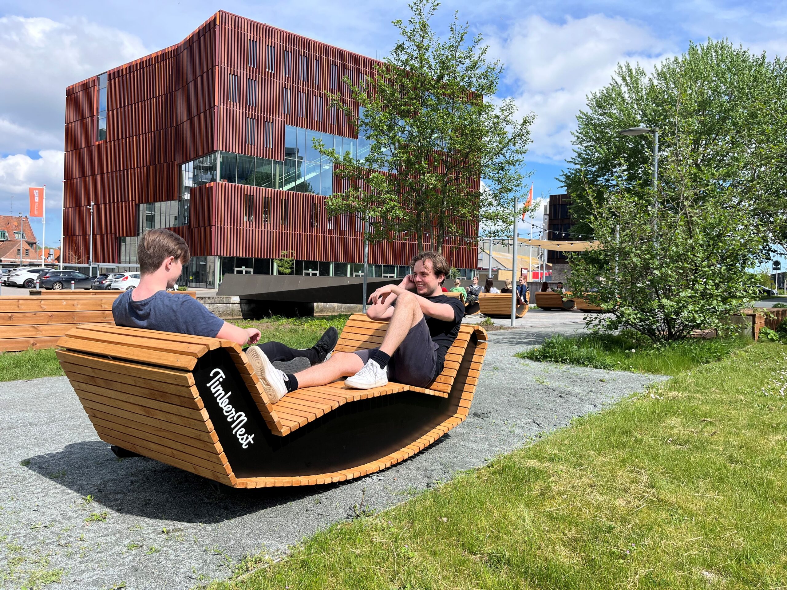 Socialt møbel Timberlounge campus kolding SDU